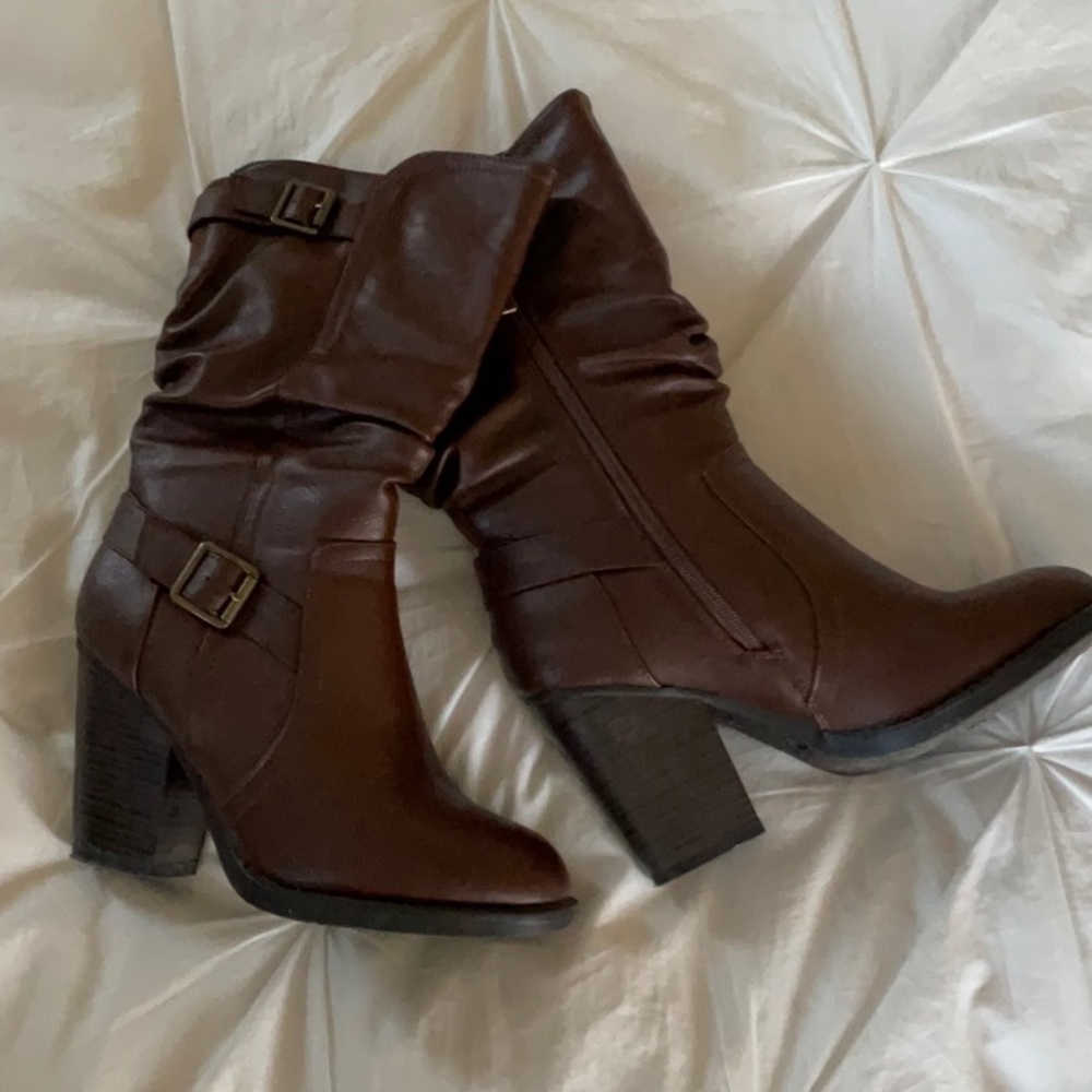 Terri mid heel boot size 6